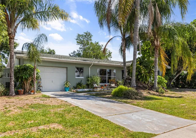 Photo 2 of Single family home for sale at 1508 Erin Ln, Clearwater, FL 33755 | MLS# TB8504501 | Listing updated on 2026-10-11