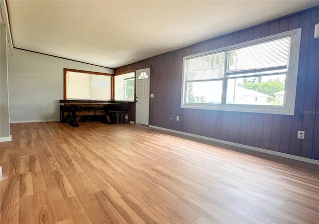 Photo 3 of Single family home for sale at 4722 Harris Ave, Sarasota, FL 34233 | MLS# A4692305 | Listing updated on 2026-07-05