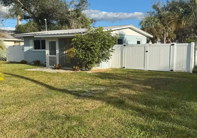 2nd image of 525 Showalter Ave, Punta Gorda, FL 33950 | MLS# A4692306