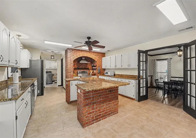 2nd image of 717 Camrose Dr, Brandon, FL 33510 | MLS# TB8504526