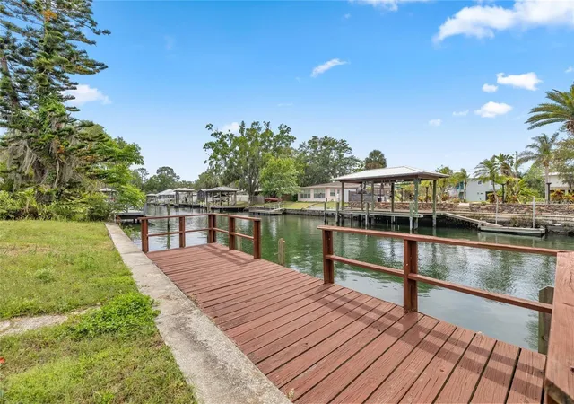 Homes for sale in Crystal River, FL | 1218 Se 4Th Ave, Crystal River, FL 34429 | MLS# TB8504551