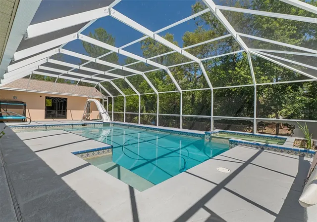 Photo 4 of Single family home for sale at 8959 Nakoma Way, Weeki Wachee, FL 34613 | MLS# W7885423 | Listing updated on 2026-08-20