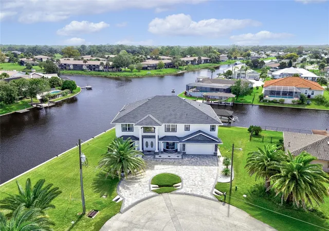Photo 1 of Single family home for sale at 16 Florence Ct, Palm Coast, FL 32137 | MLS# FC318251 | Listing updated on 2026-10-28