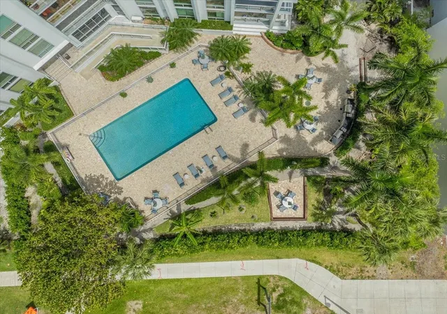 5th image of 1111 N Gulfstream Ave, Sarasota, FL 34236