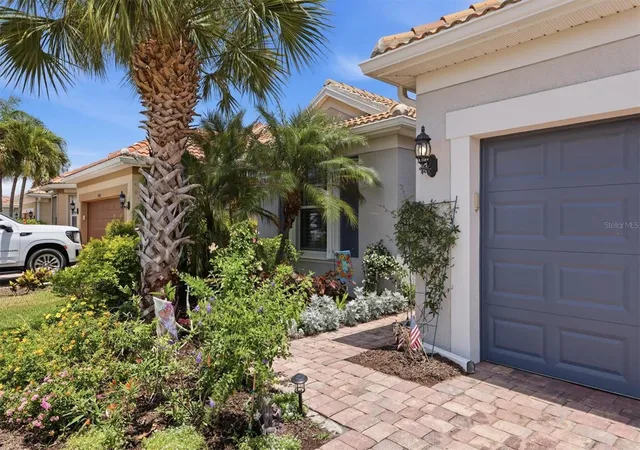 3rd image of 19454 Rizzuto St, Venice, FL 34293 | MLS# A4692340