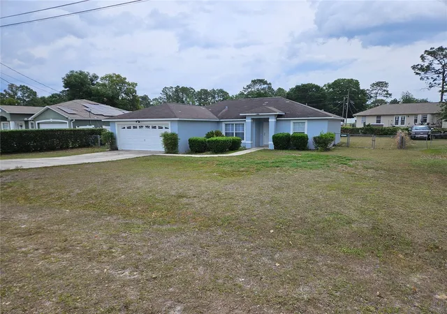 Photo 2 of Single family home for sale at 5704 Pecan Rd, Ocala, FL 34472 | MLS# OM723998 | Listing updated on 2026-07-07