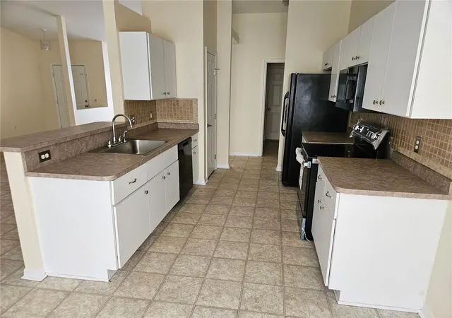 Photo 3 of Single family home for sale at 5704 Pecan Rd, Ocala, FL 34472 | MLS# OM723998 | Listing updated on 2026-07-07