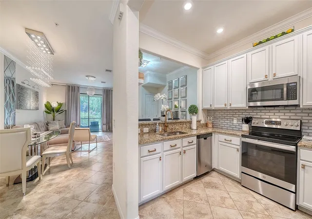 4th image of 20310 Lagente Cir, Venice, FL 34293 | MLS# A4692346