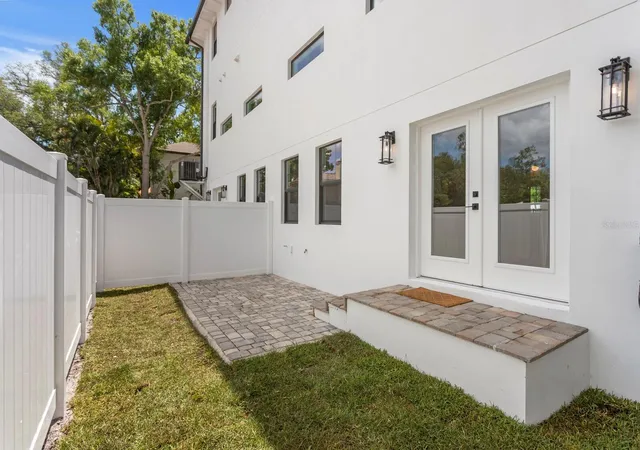Homes for sale in Tampa, FL | 5210 Bayshore Blvd #2, Tampa, FL 33611 | MLS# TB8504591