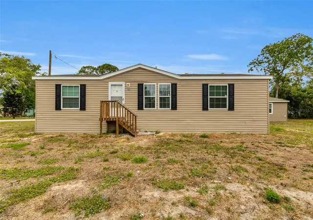 Photo 1 of Manufactured home for sale at 7193 Sealawn Dr, Spring Hill, FL 34606 | MLS# W7885430 | Listing updated on 2026-08-08