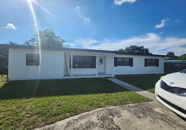 Photo 3 of Single family home for sale at 8320 Dot Ln, Orlando, FL 32809 | MLS# O6404475 | Listing updated on 2026-05-04