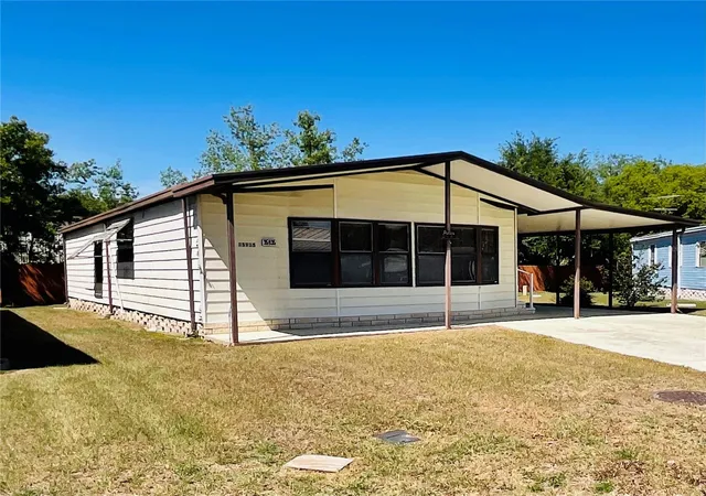 Manufactured home for sale at 35935 Tanda Cir, ZEPHYRHILLS, FL 33541 | MLS# L4961580 | Listing updated on 2026-10-06