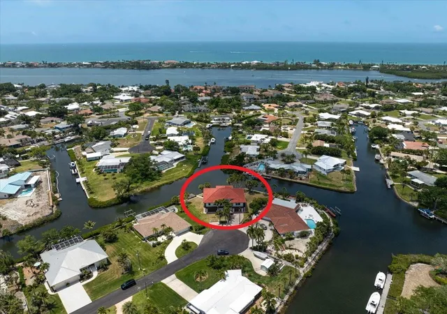 3rd image of 135 Tina Island Dr, Osprey, FL 34229 | MLS# A4692366