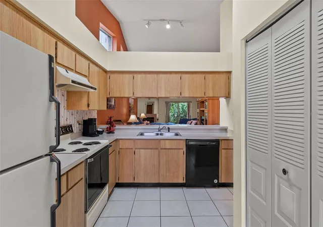 Photo 2 of Single family home for sale at 8601 Twin Farms Pl, Tampa, FL 33635 | MLS# TB8504681 | Listing updated on 2026-10-07