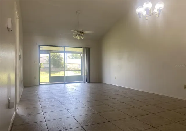 Photo 3 of Townhouse for sale at 42 Pine Is Cir, Kissimmee, FL 34743 | MLS# S5149128 | Listing updated on 2026-08-11
