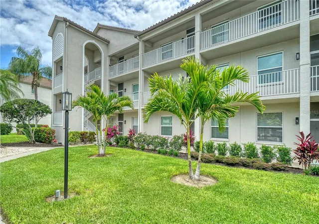 2nd image of 8755 Olde Hickory Ave, SARASOTA, FL 34238