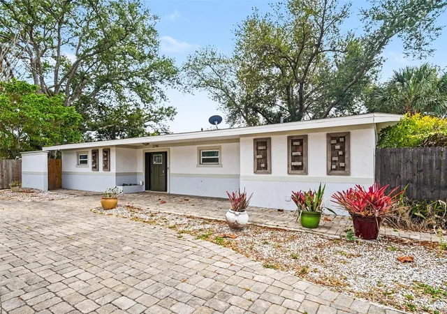 1st image of 2746 Hibiscus St, Sarasota, FL 34239 | MLS# O6404525