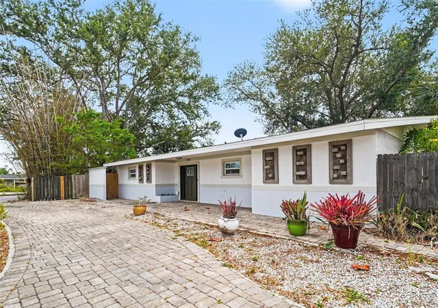 2nd image of 2746 Hibiscus St, Sarasota, FL 34239 | MLS# O6404525