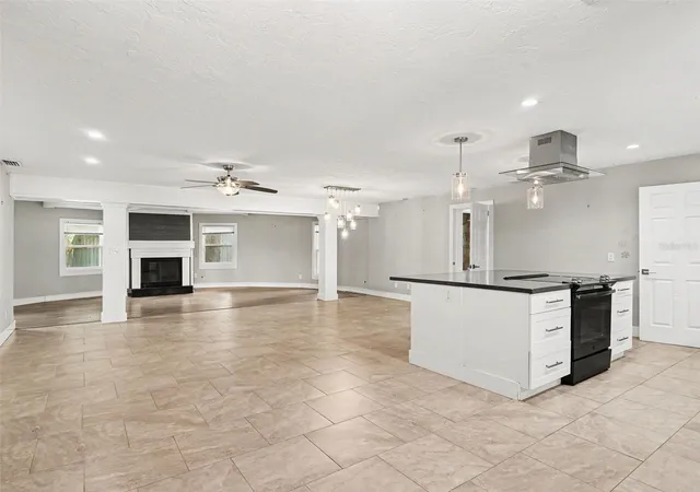 4th image of 2746 Hibiscus St, Sarasota, FL 34239 | MLS# O6404525