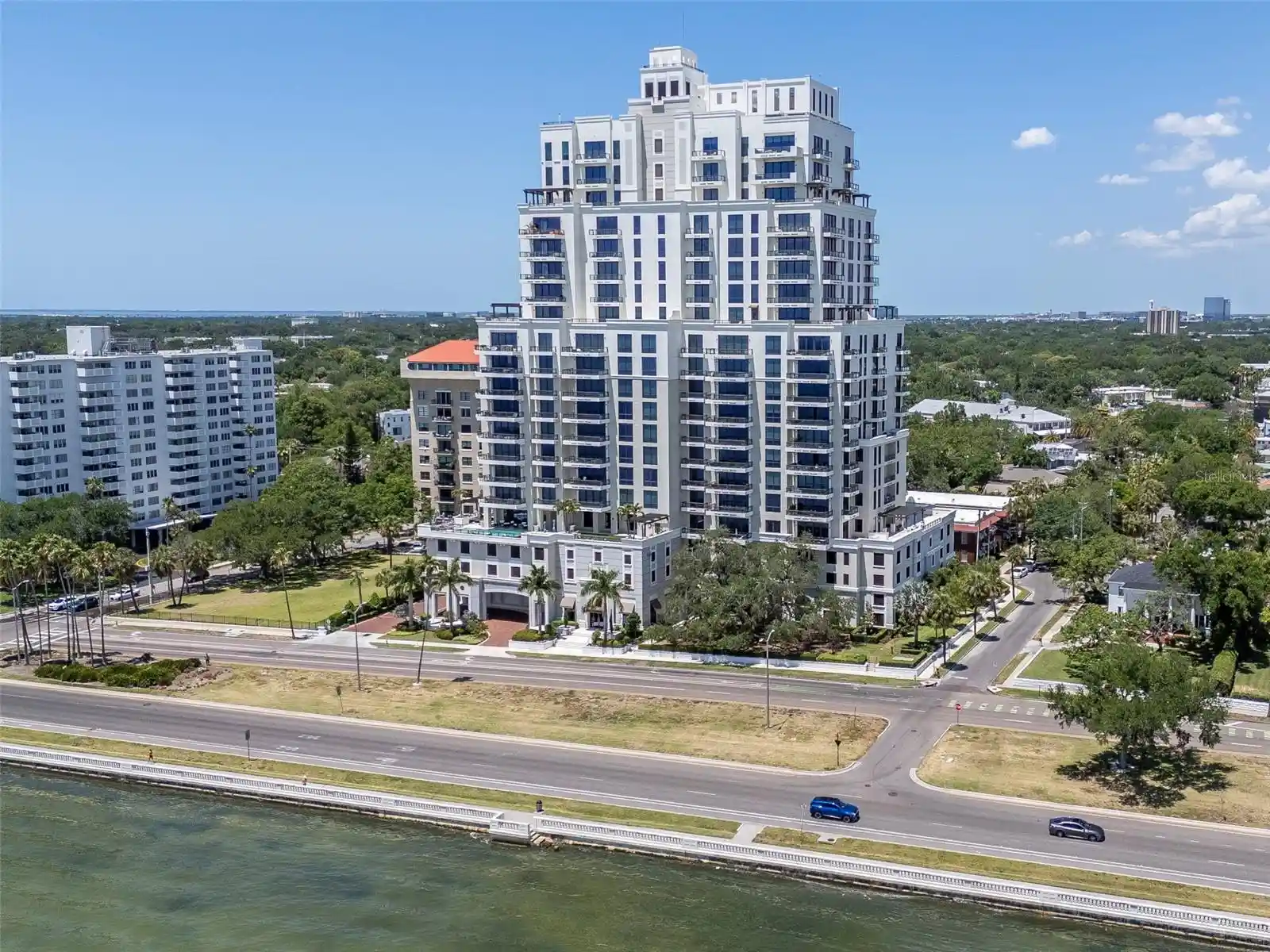 Listing Photo 2 - Condo for sale in 2103 Bayshore Blvd located at 2103 Bayshore Blvd, Tampa, FL 33606 - Unit #602