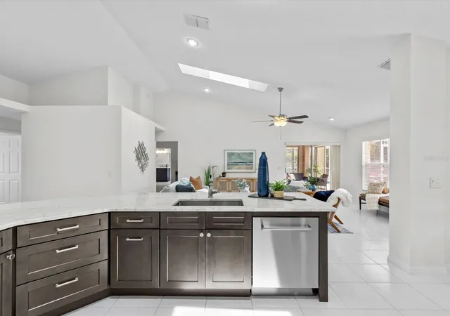 5th image of 9631 Oakwood Hills Ct, New Port Richey, FL 34655 | MLS# W7885440