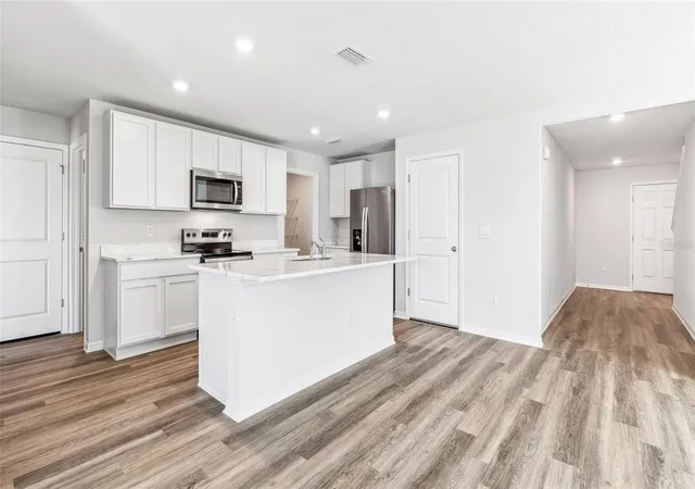 3rd image of 18112 Gander Ter, Lakewood Ranch, FL 34211 | MLS# A4692405