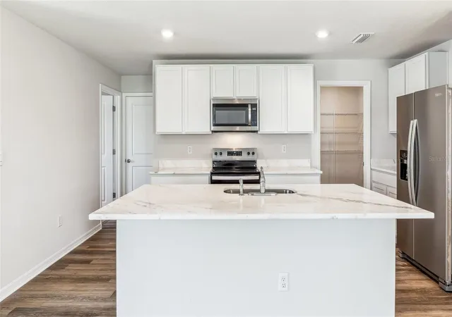 4th image of 18112 Gander Ter, Lakewood Ranch, FL 34211 | MLS# A4692405