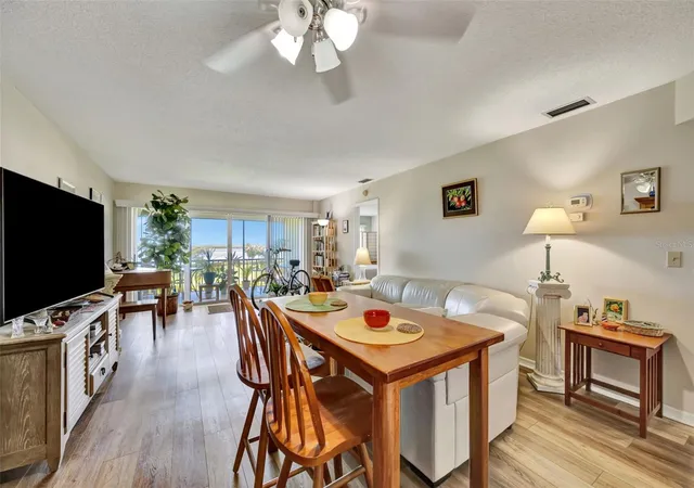 Homes for sale in Bradenton, FL | 4835 Independence Dr, Bradenton, FL 34210 | MLS# A4692423