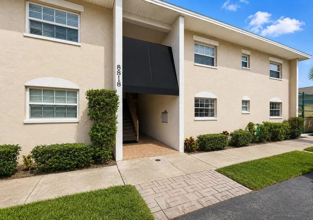 Photo 2 of Condo for sale at 8818 Bay Pointe Dr #108, Tampa, FL 33615 | MLS# W7885446 | Listing updated on 2026-09-22