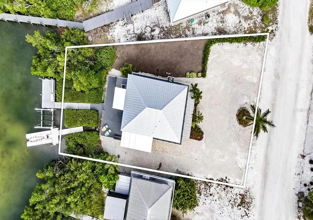 Photo 2 of Single family home for sale at 21 Bocilla Dr, Placida, FL 33946 | MLS# D6147337 | Listing updated on 2026-05-06