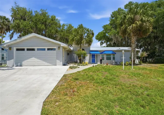2nd image of 119 Lake Shore Cir, Leesburg, FL 34788 | MLS# G5111919