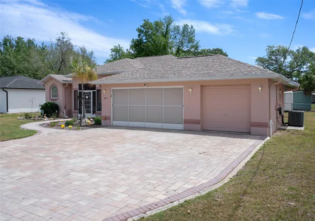Photo 3 of Single family home for sale at 4312 Bayridge Ct, Spring Hill, FL 34606 | MLS# W7885448 | Listing updated on 2026-10-03