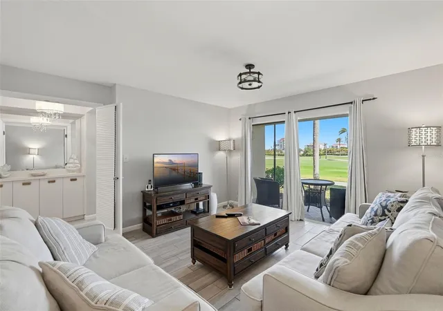 Listing Photo 5 - Condo for sale in building located at 6151 Bahia Del Mar Blvd, ST PETERSBURG, FL 33715 - Unit #123