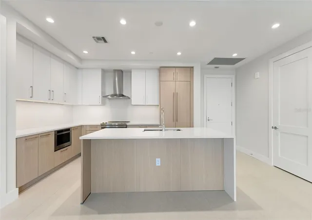 Photo 4 of Condo for sale at 275 1st Avenue S #2308, Saint Petersburg, FL 33701 | MLS# TB8504870 | Listing updated on 2026-10-09