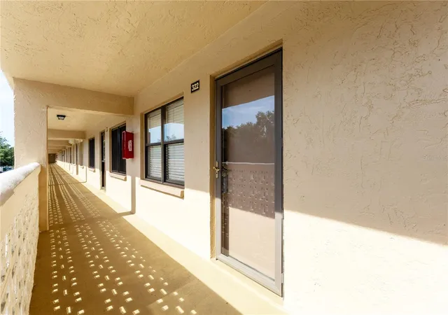 2nd image of 5080 Locust St Ne #322, Saint Petersburg, FL 33703 | MLS# TB8504876