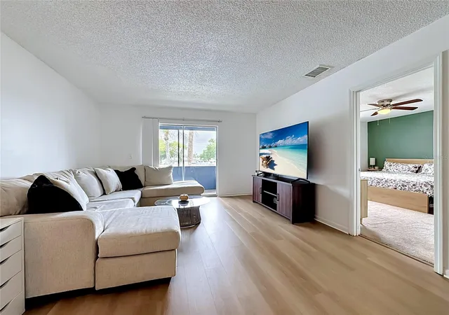 4th image of 5507 Fountain Lake Cir, Bradenton, FL 34207