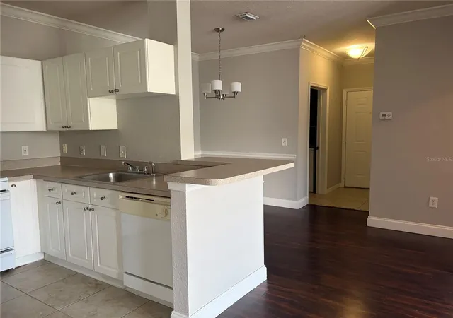 Photo 4 of Condo for sale at 3325 S Kirkman Rd #423, Orlando, FL 32811 | MLS# O6404662 | Listing updated on 2026-10-03