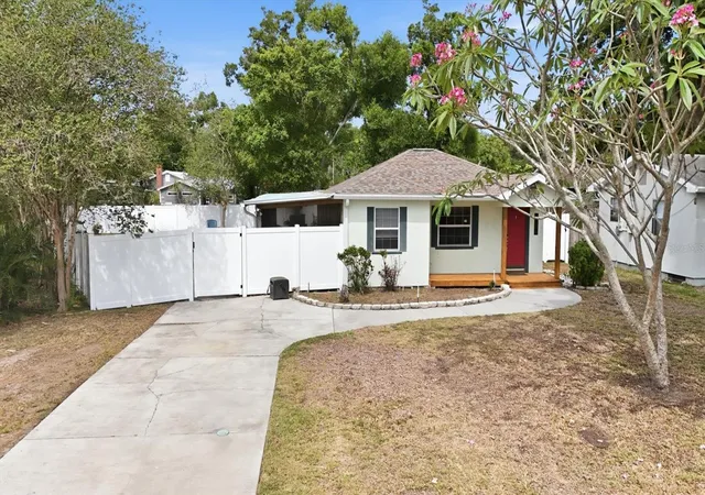 Photo 3 of Single family home for sale at 4608 46th Street N, Saint Petersburg, FL 33714 | MLS# TB8504941 | Listing updated on 2026-08-24