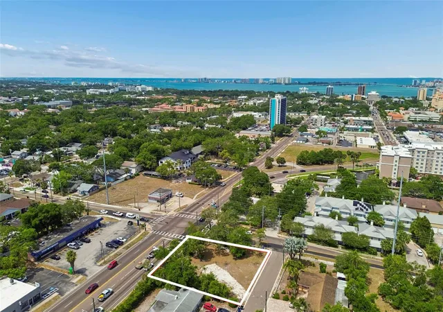 2nd image of 1107 Brownell St, Clearwater, FL 33756 | MLS# TB8504965