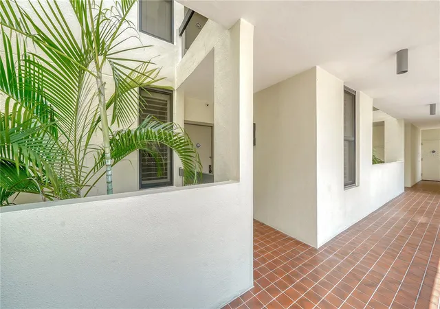 Homes for sale in Longboat Key, FL | 1930 Harbourside Dr, Longboat Key, FL 34228