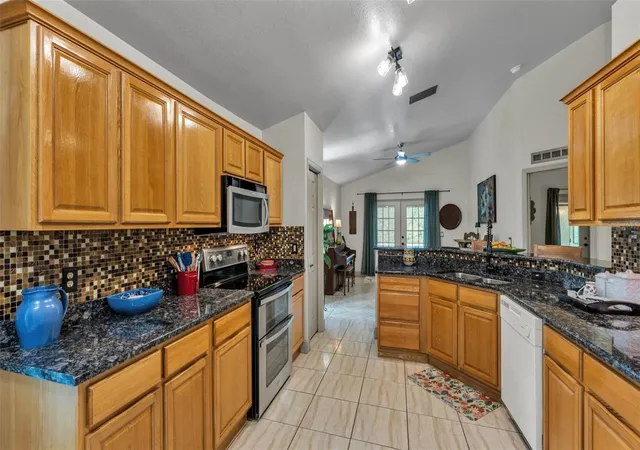 3rd image of 13409 Sweet Hill Rd, Polk City, FL 33868 | MLS# L4961617