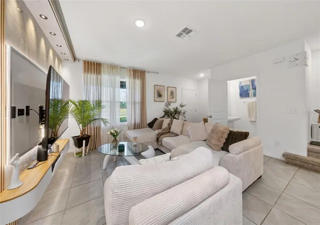 Photo 4 of Townhouse for sale at 15140 Windflower Aly, Winter Garden, FL 34787 | MLS# S5149180 | Listing updated on 2026-09-03