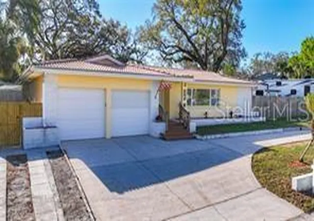 2nd image of 1201 Kapok Kove Cir, Clearwater, FL 33759 | MLS# TB8505002