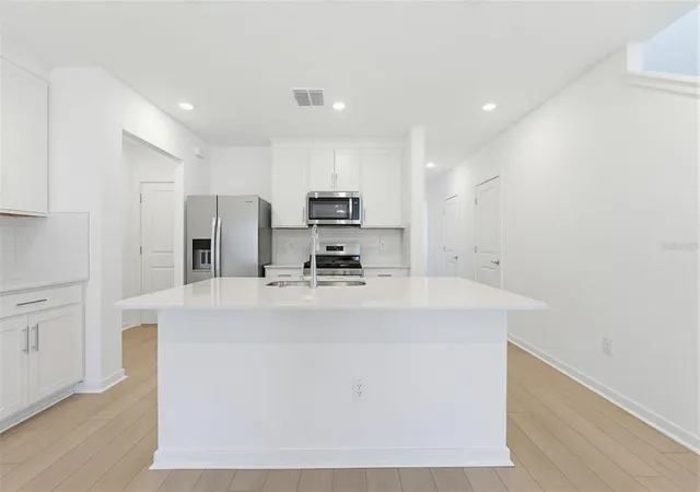 3rd image of 33458 Barnebrook Dr, Wesley Chapel, FL 33545 | MLS# TB8505015