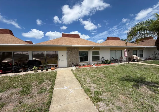 Photo 3 of Condo for sale at 4345 Tahitian Gdns Cir #C, Holiday, FL 34691 | MLS# TB8505020 | Listing updated on 2026-09-06