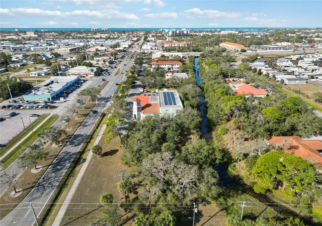 1st image of 841 E Venice Ave, Venice, FL 34285 | MLS# A4692517