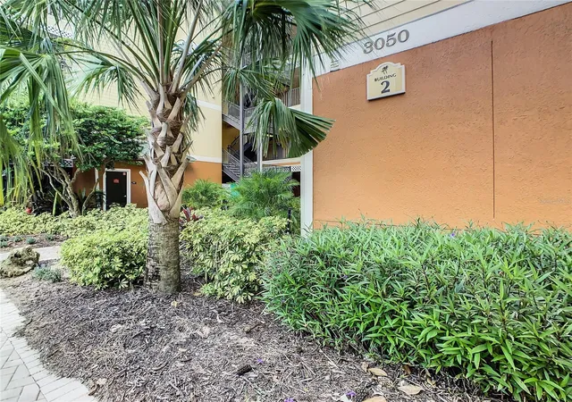 Listing Photo 2 - Condo for sale in building located at 3050 Pirates Retreat Ct, Kissimmee, FL 34747 - Unit #207