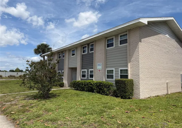 3rd image of 843 Sky Lake Cir #D, Orlando, FL 32809 | MLS# S5149193