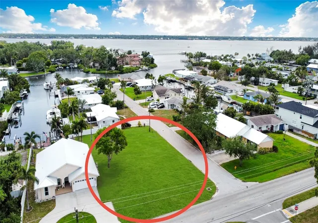 2nd image of 2213 10th St W, Palmetto, FL 34221 | MLS# A4692520