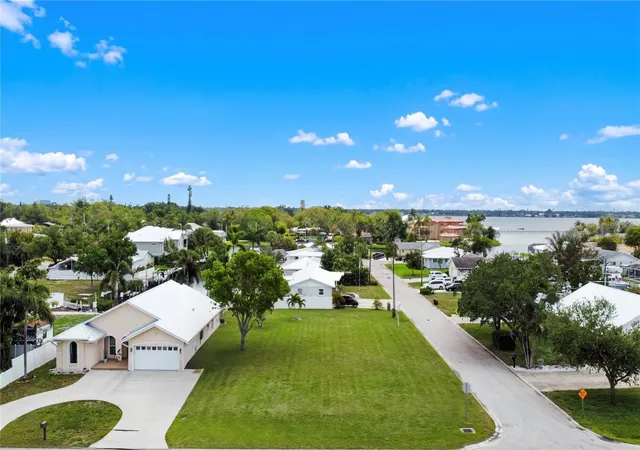 5th image of 2213 10Th St W, Palmetto, FL 34221 | MLS# A4692520